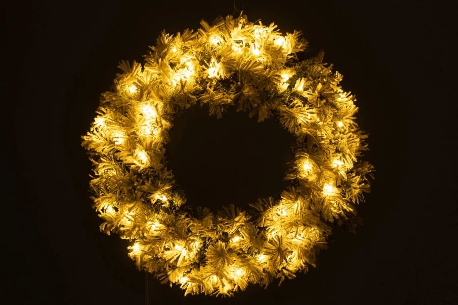 Couronne De Noël Enneigée Leds ø63cm – Image 3